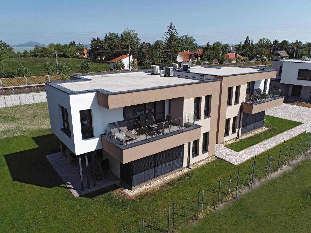 Ferienwohnung Zea Apartmanhaz Balatonfenyves Exterior foto