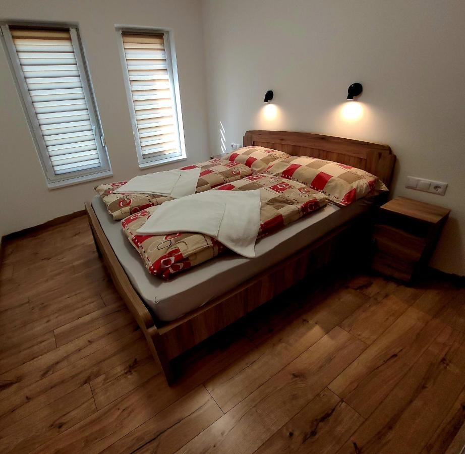Ferienwohnung Zea Apartmanhaz Balatonfenyves Exterior foto