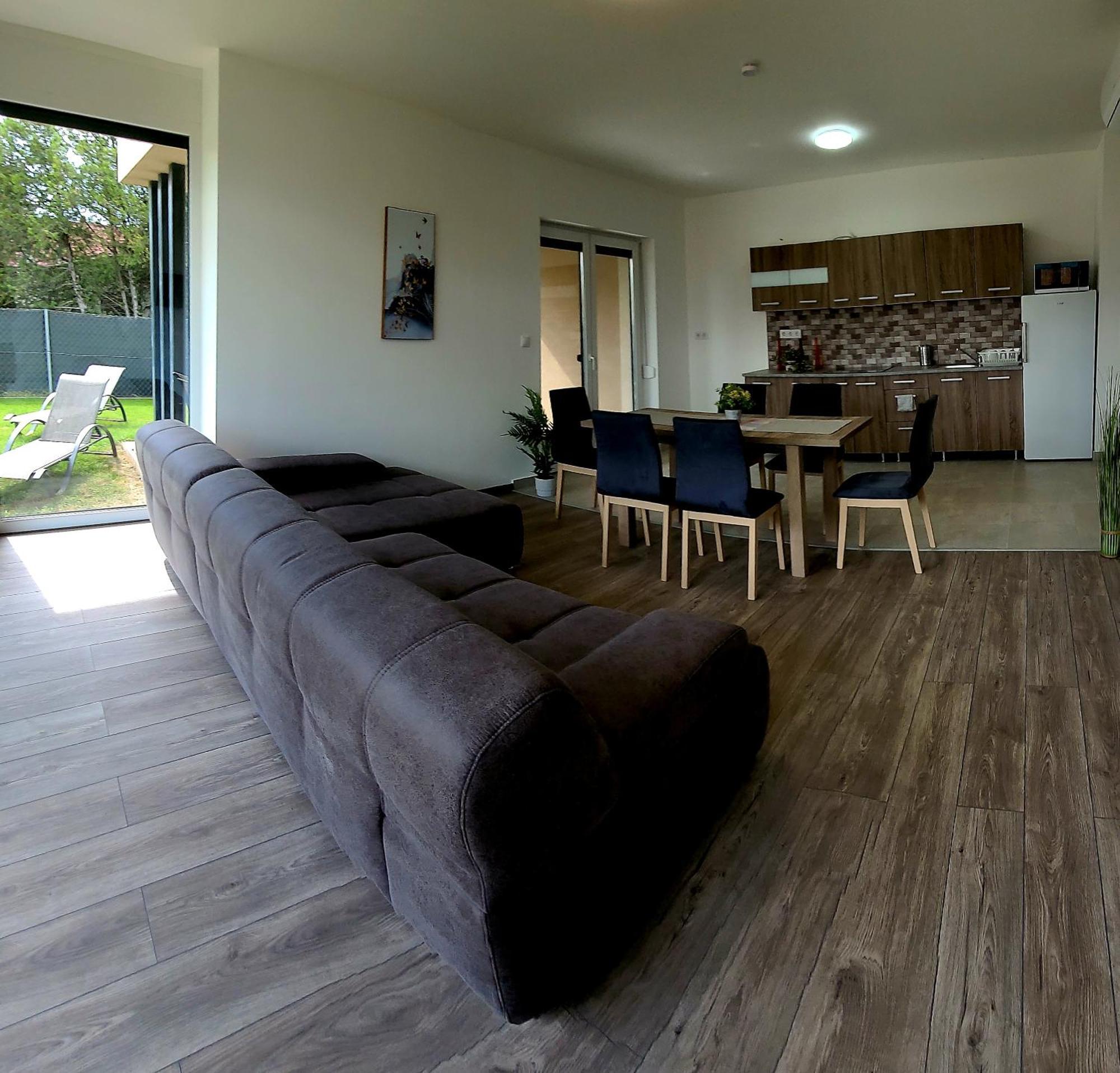 Ferienwohnung Zea Apartmanhaz Balatonfenyves Exterior foto